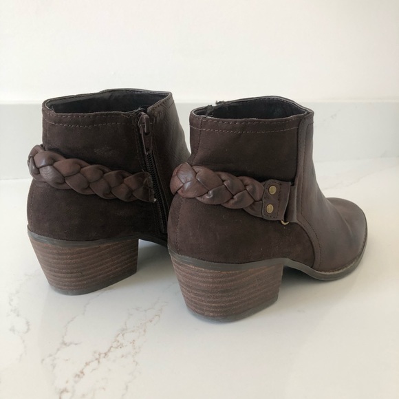 AE Leather Booties - Picture 2 of 3